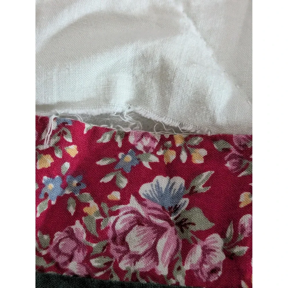 Vintage Handmade Floral Medallion Quilt 83x84 Cottagecore Bedding